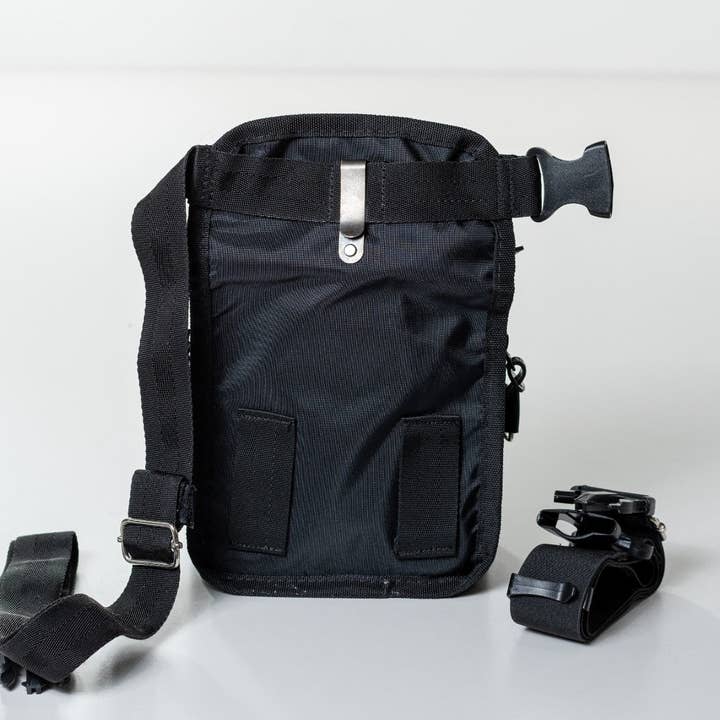 AkraCreations - Wholesale Pet Treat Bag - Dog - Thigh Treat Bag – Dog Training & Hiking Pouch13