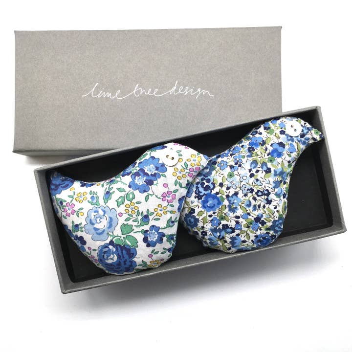 Schachtel mit 2 Lavendelvögeln - Dickie Bird für den Großhandel von Lime Tree Design