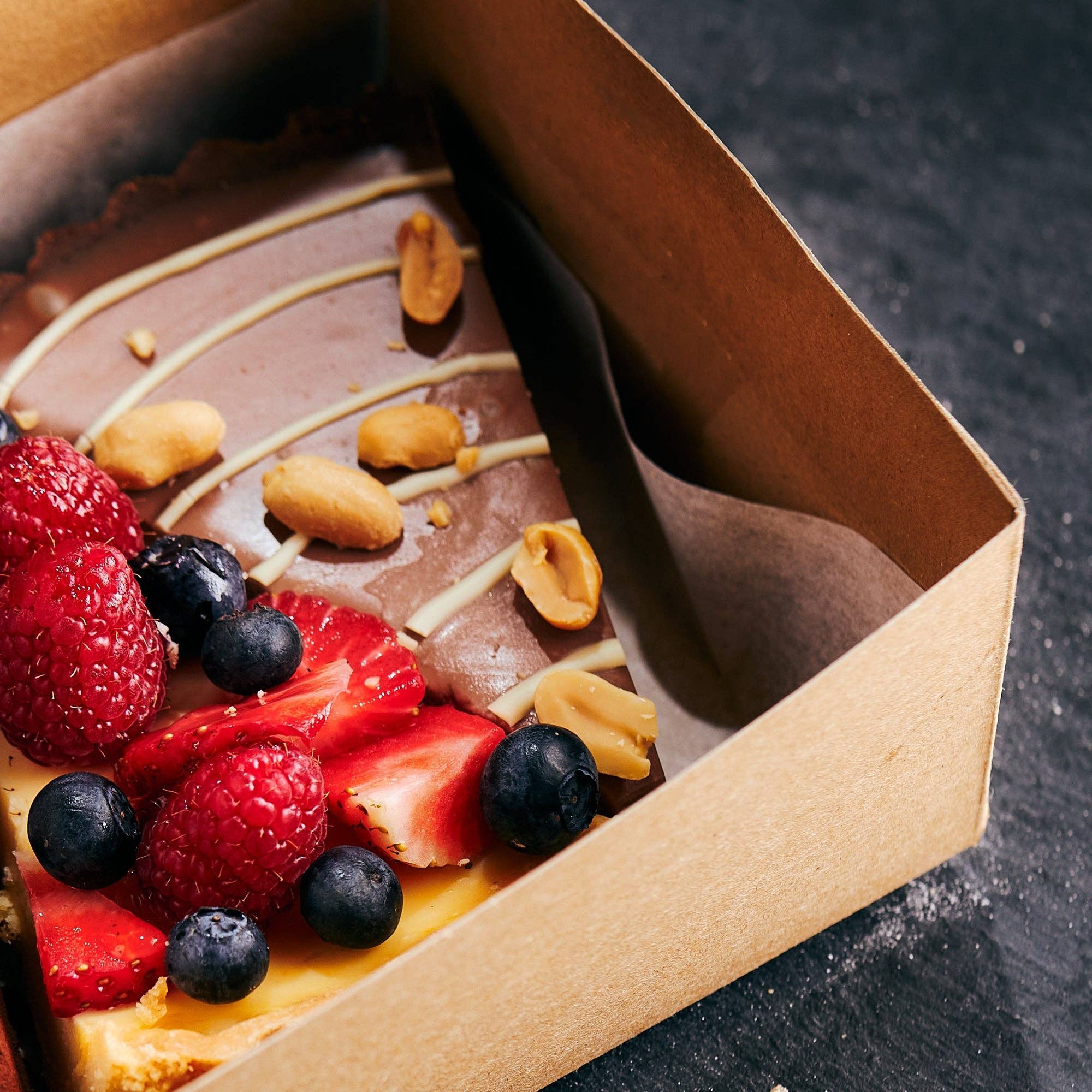 Brown Bakery Boxes with Window - pack of 25 - 10"L x 10"W x 2 ½"H for wholesale on Faire2