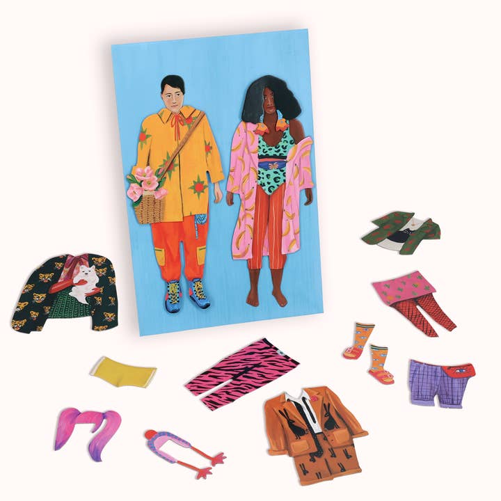 Chronicle Books - Wholesale Magnet - Fearless Fashion Magnetic Dolls