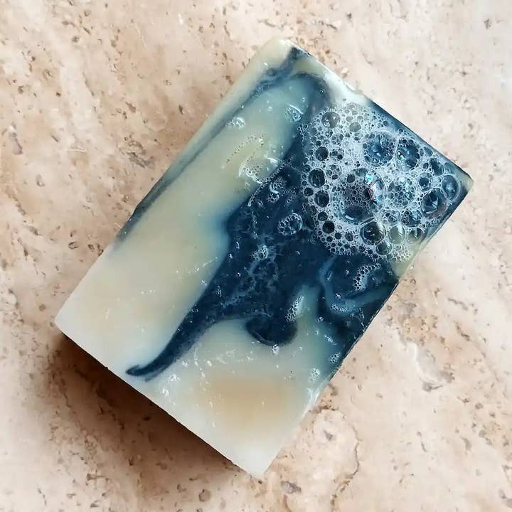 Aktivt kol & Aloe vera (ansiktstvål) för wholesale av Nature Bar