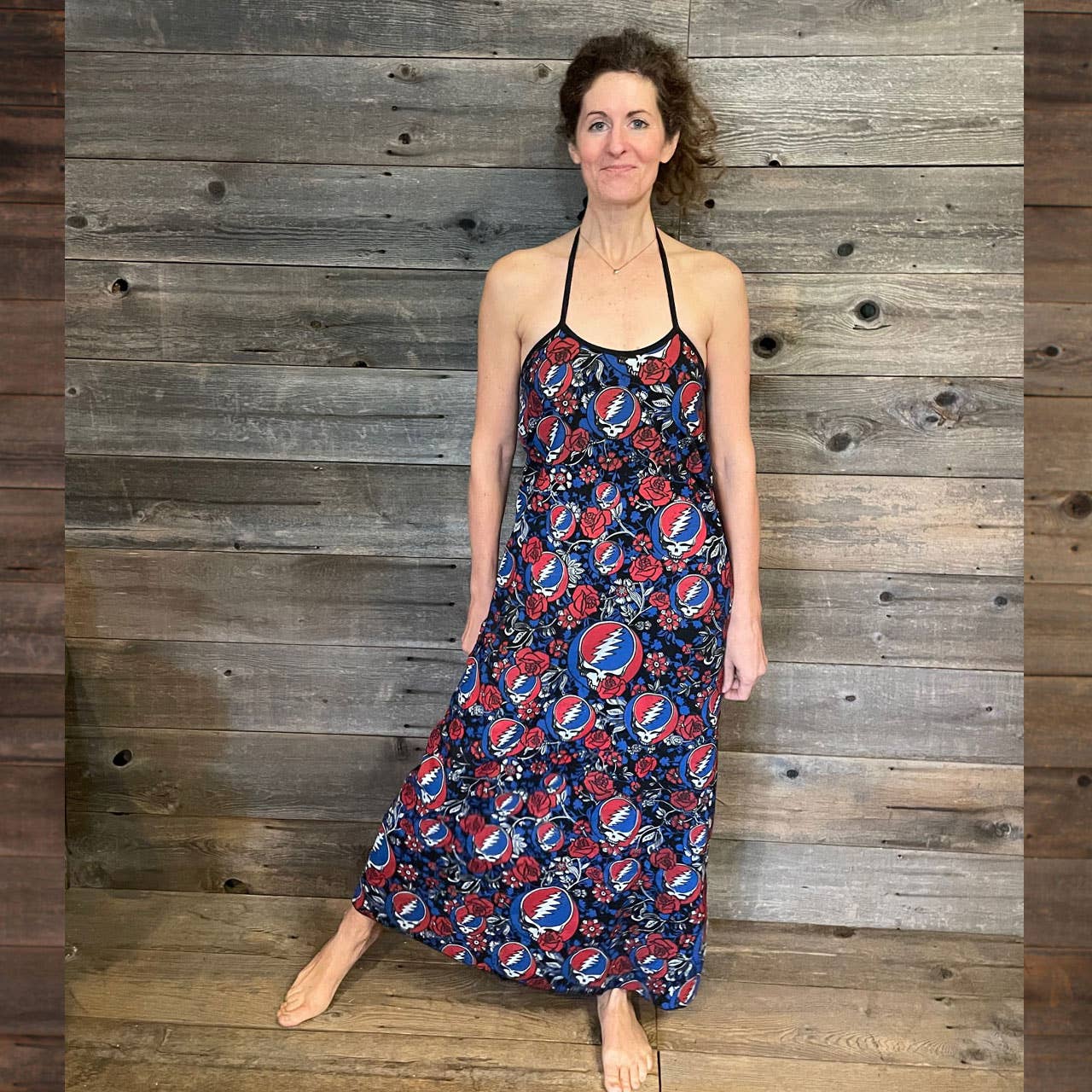 Zwart Grateful Dead Rozenprint Halter Maxi Jurk Boho Hippie voor groothandel op Faire0
