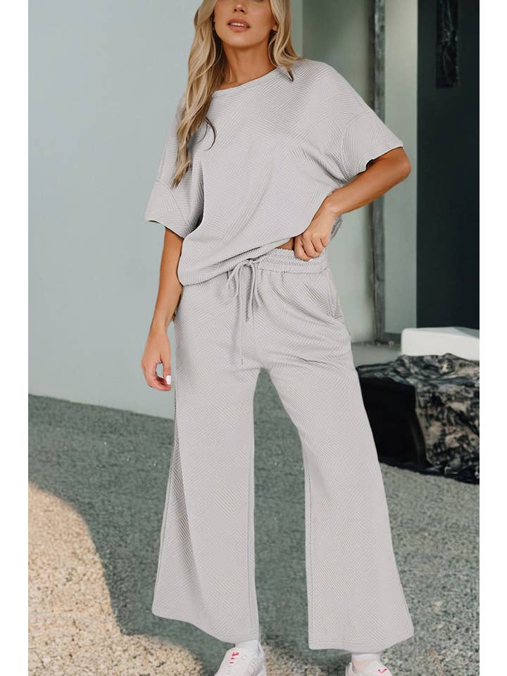 Aapparella - Wholesale Lounge Set - Women's - Women Multi-colored Textured T Shirt and Pants Set | S-2XL