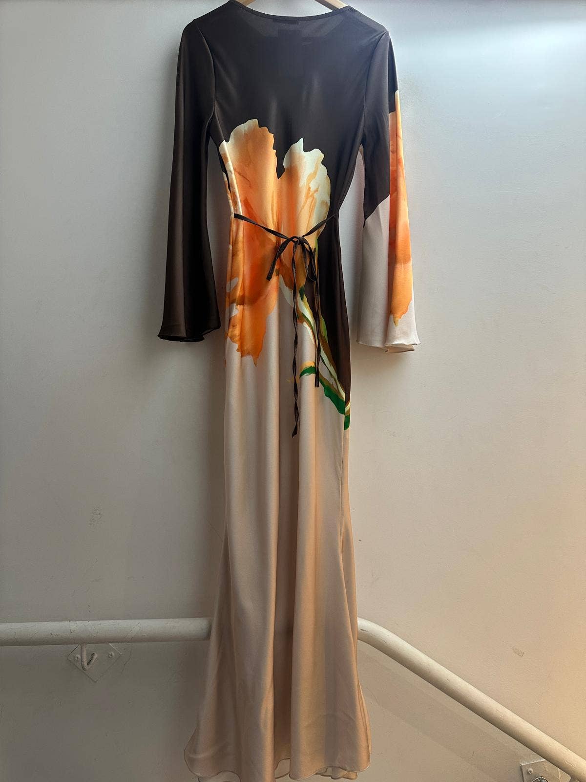 LORIANE – Großhandel Kleid – Damen – LORIANE Bedrucktes langes Kleid mit Bindebändern5