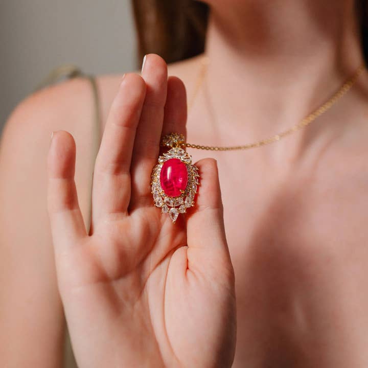 PHOEBE´S – Großhandel Kette mit Anhänger/Charm – Vergoldete Halskette, Prinzessinnenschmuck, Valentinstagsgeschenk7