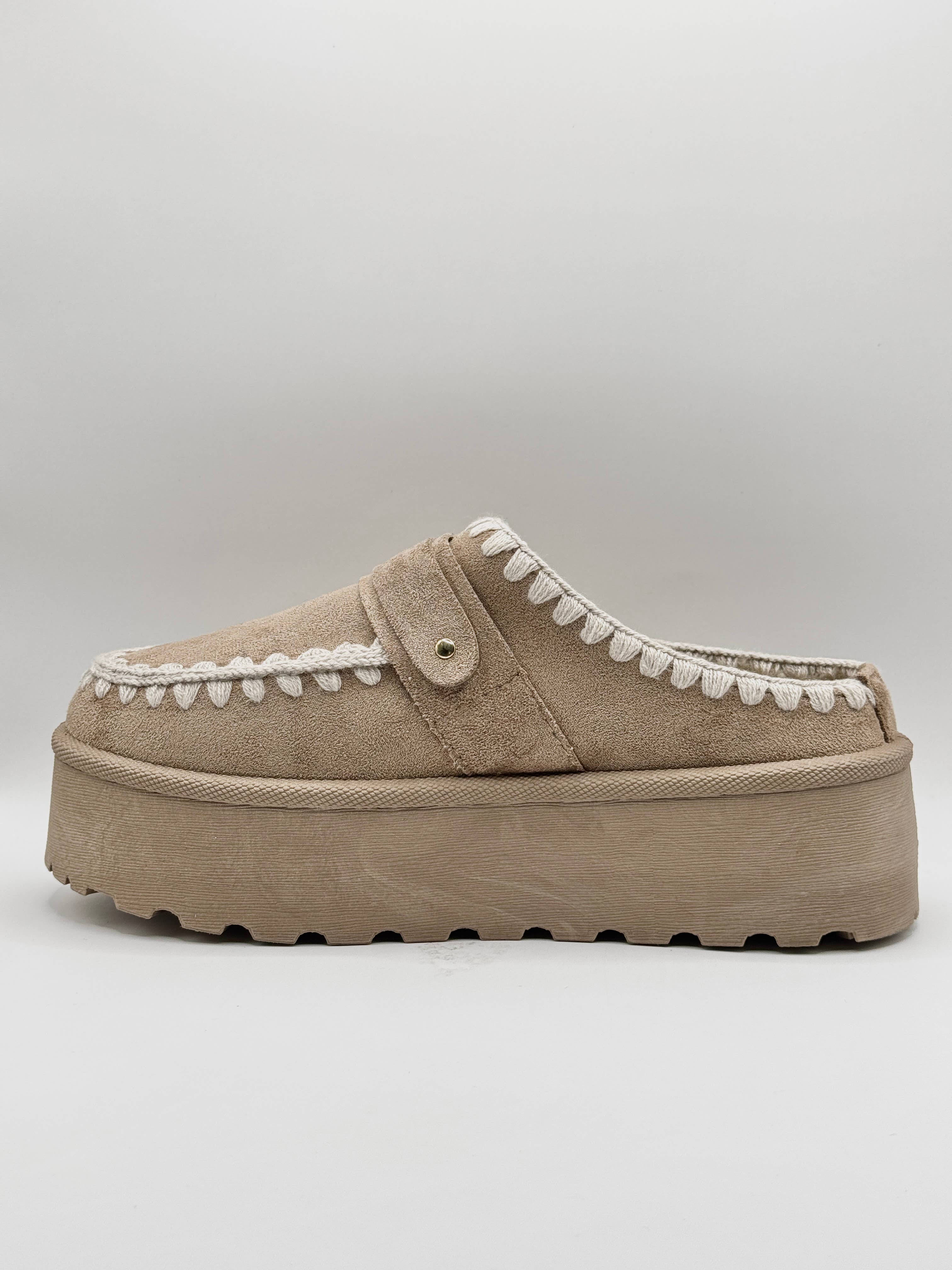 WILADY - Wholesale Clogs - Women's - Fur clogs and patterns14