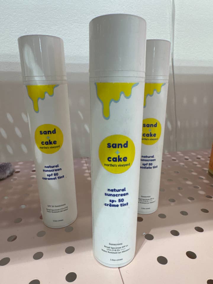 Crème Solaire Naturelle Teintée (4 oz) pour la vente par Sand and Cake