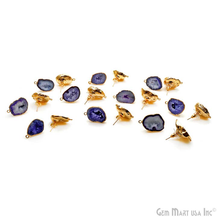 GemMartUSA - Venta al por mayor Pendientes de botón/aretes de poste - Pendientes en forma de lazo galvanizados en oro con forma de geoda en rodajas de ágata