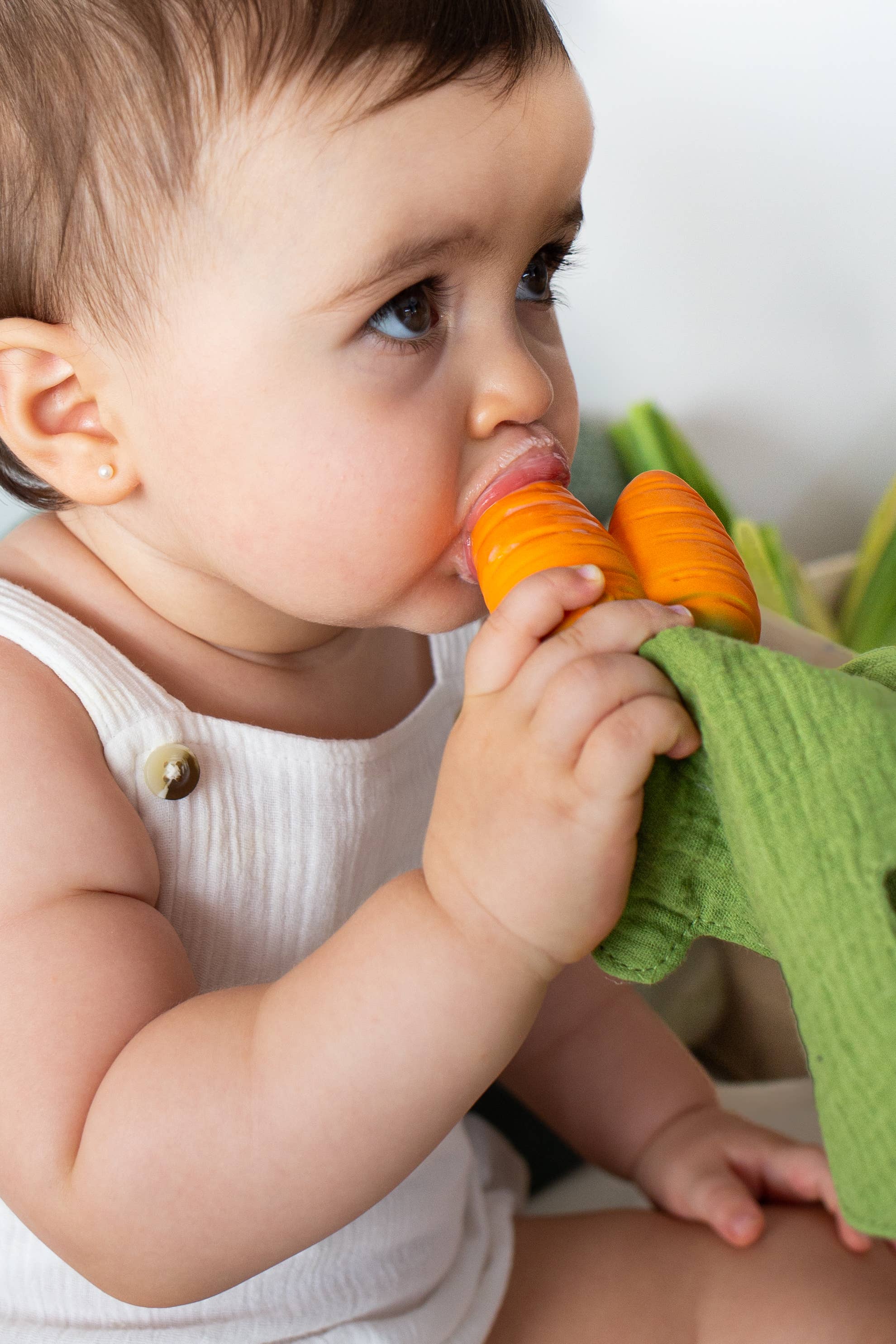 Oli & Carol - Wholesale Teether (Not Clip-On) - Baby - Cathy the Carrot Mini DouDou Teether4