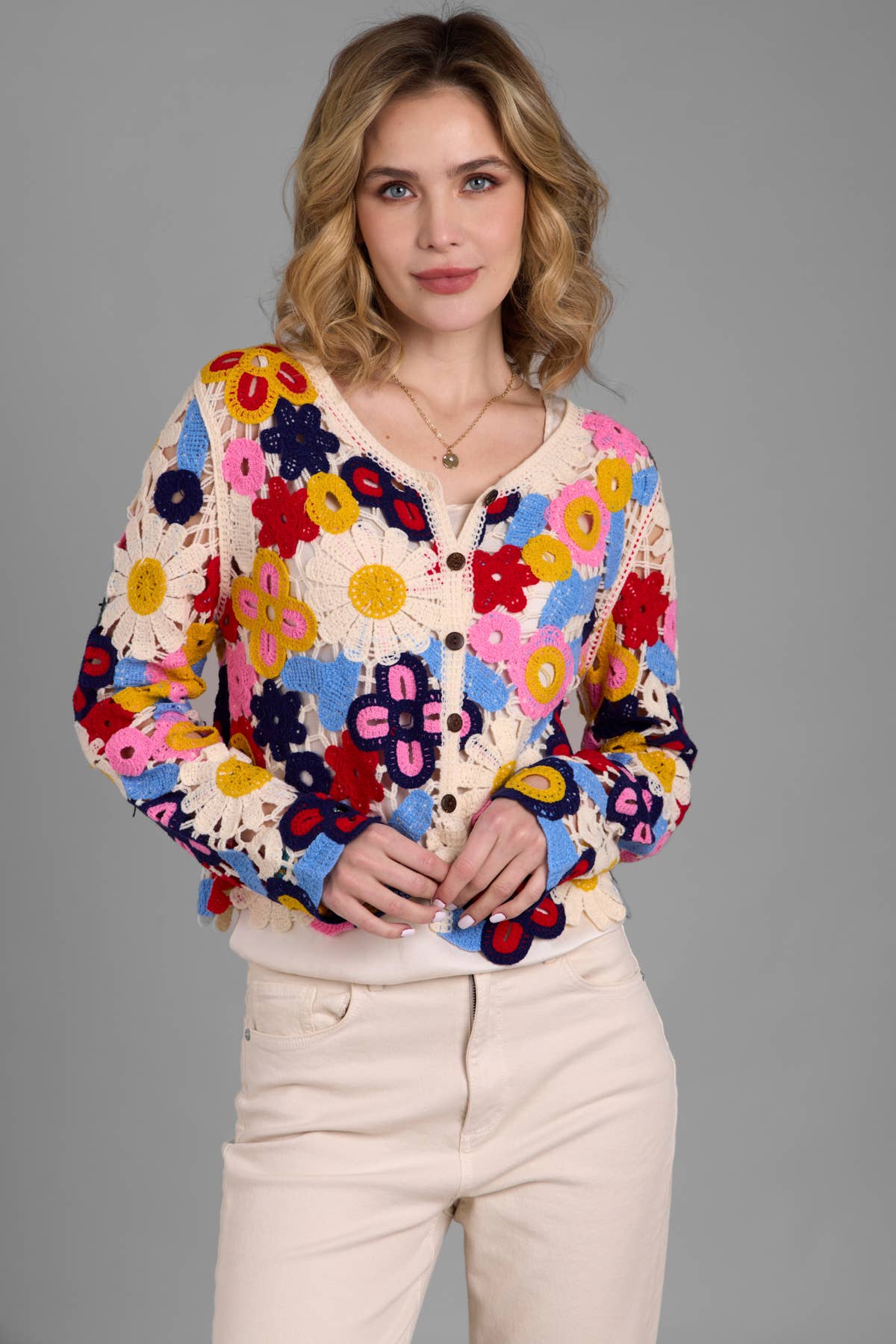 SAACHI – Großhandel Jacke – Damen – Bunter Häkel-Cardigan mit Blumenmuster, kurz geschnitten17