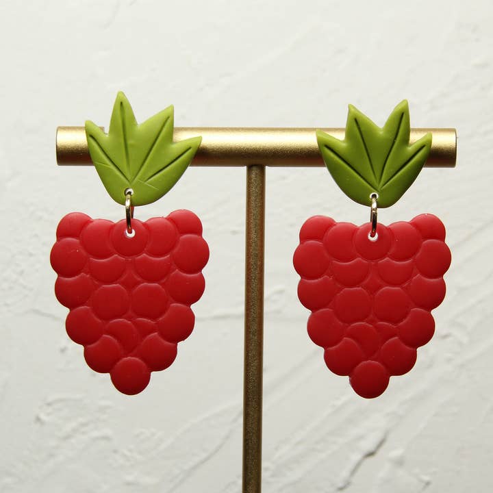 HINDBÆR//Frugt øreringe, Polymer ler øreringe for engroshandel hos Odd Compass Outfit