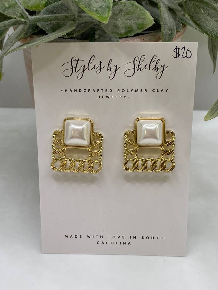 Clous à perles carrés pour la vente par Styles by Shelby