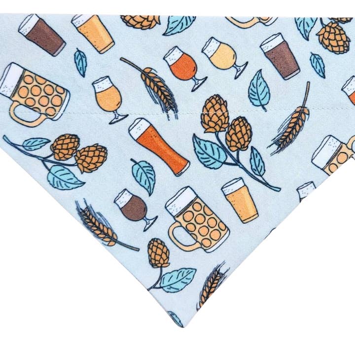 Hoppy Times Kæledyrsbandana for engroshandel hos Mutty Mornings