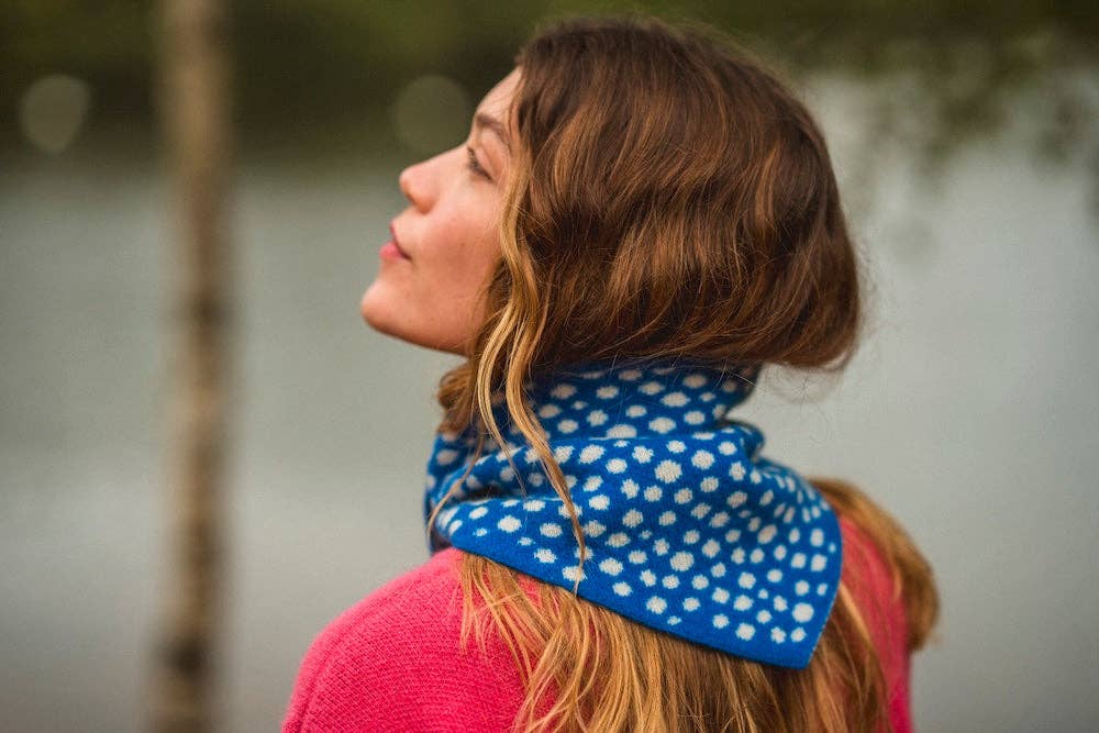 Donna Wilson – wholesale Scarf – Unisex – Blue Spotty Neckerchief2
