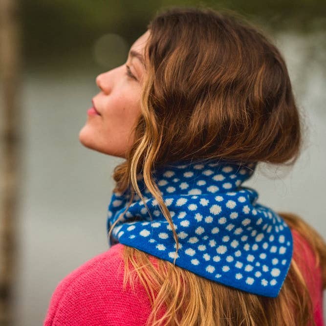 Donna Wilson – wholesale Scarf – Unisex – Blue Spotty Neckerchief2