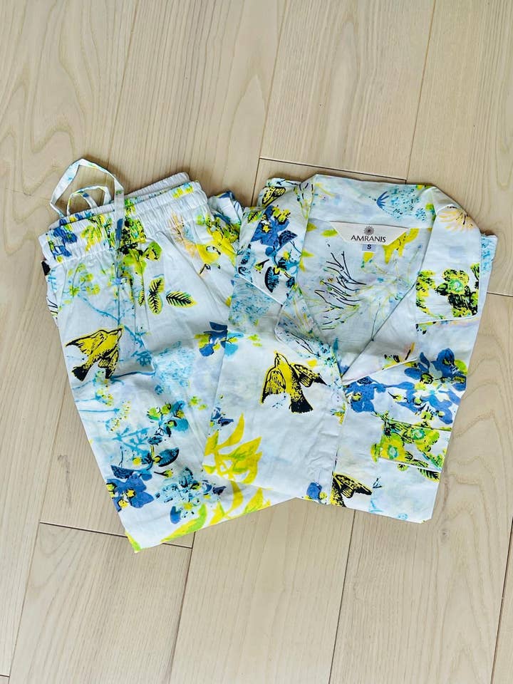 Lange PJ-set - Genesteld in de natuur voor wholesale door AMRANIS