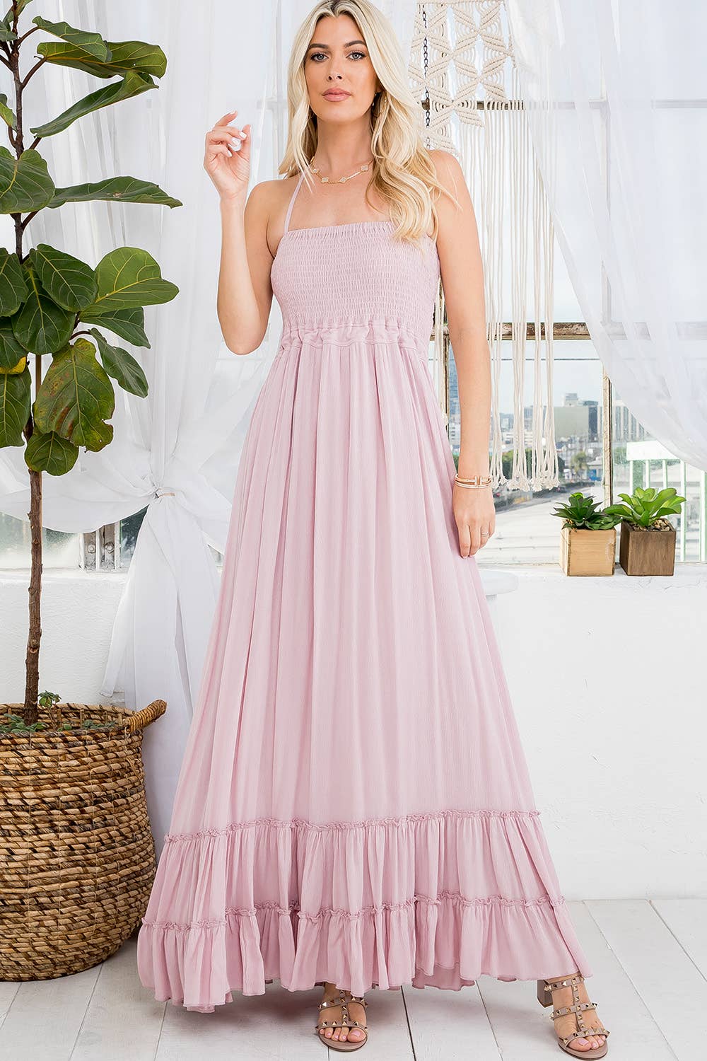 Sweet Lovely by Jen – Großhandel Kleid – Damen – MAXIKLEID MIT RÜCKENAUSSCHNITT UND GESMOKTEM STUFENROCK21