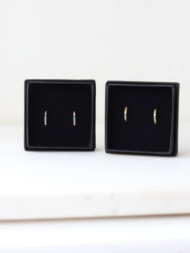 Regnbåge Sparkle Huggies Sterling Silver | 18k guld för wholesale av Bumble & Bee