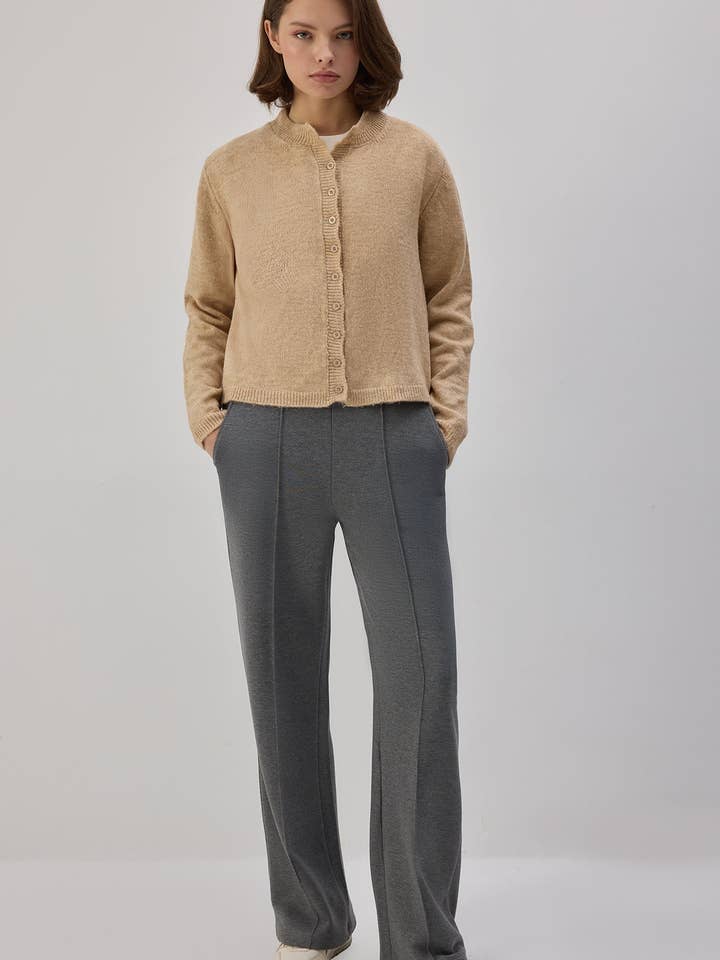 GERIPPTER STRICK-TRAININGSANZUG MIT ELASTISCHEM BUND für den Großhandel von Touché Privé