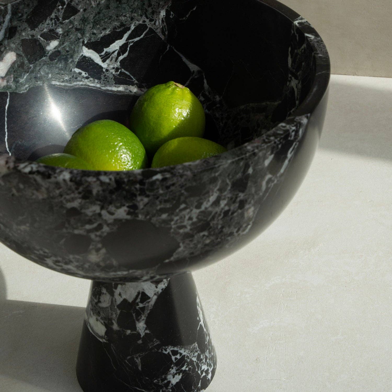 Kiwano Concept - Wholesale Decorative Plate/Dish/Bowl - BLACK GREEN LEVANTO MARBLE PEDESTAL BOWL XL2