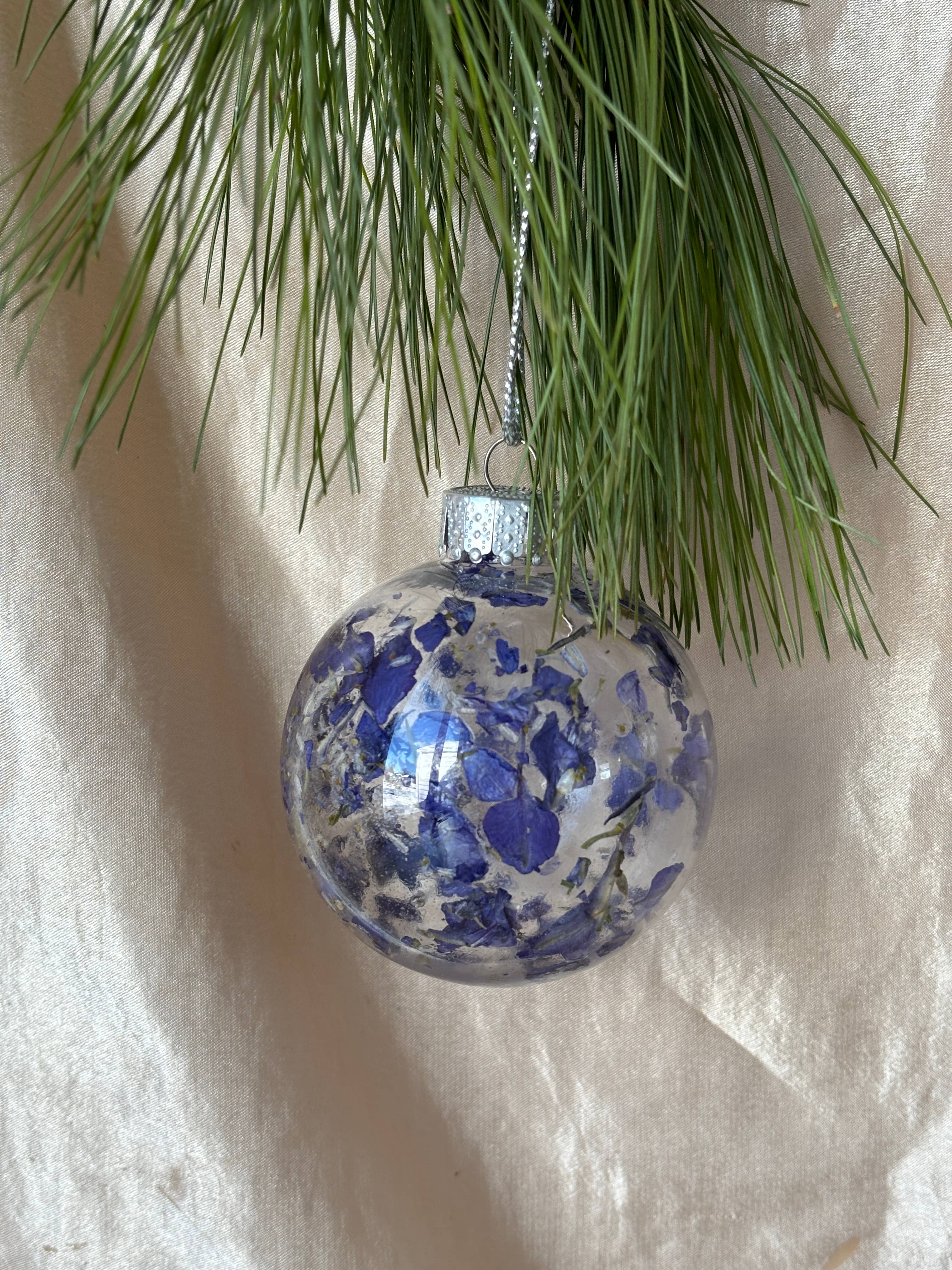 Nurturing with Nature - Vente Objets de décoration - Ornement artisanal en fleurs séchées pressées4