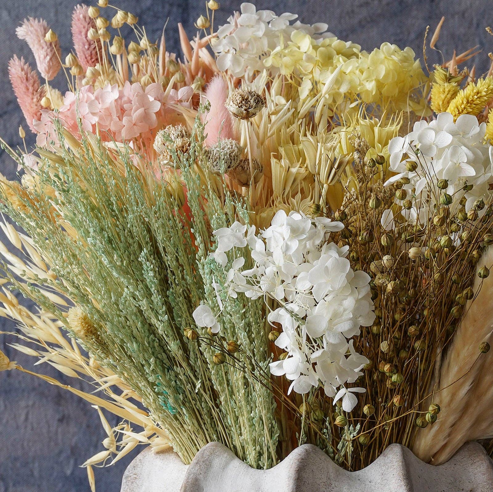 Blue Ocean Traders - Wholesale Dried/Pressed Flowers - Mixed Dried Grasses and Florals Multicolor, 20"8