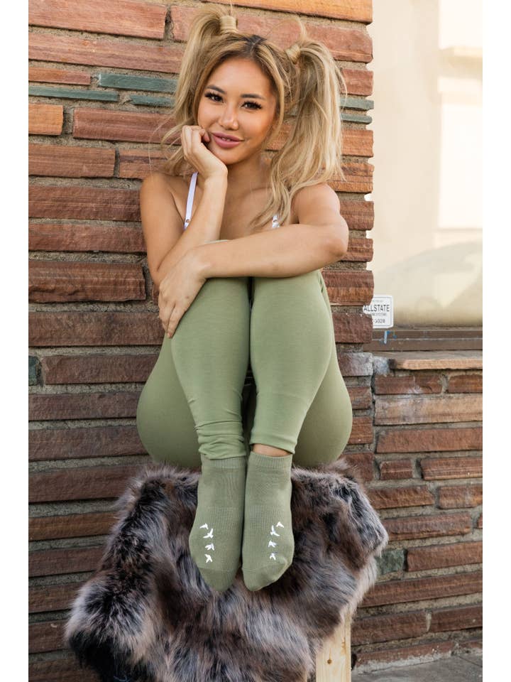 Arebesk - Wholesale Socks - Women's - Birdie Grip Sock4