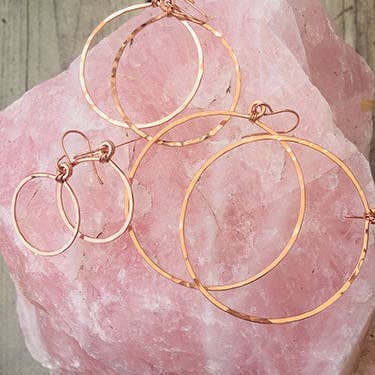 Créoles rondes en or rose pour la vente par LilyGirl Jewelry