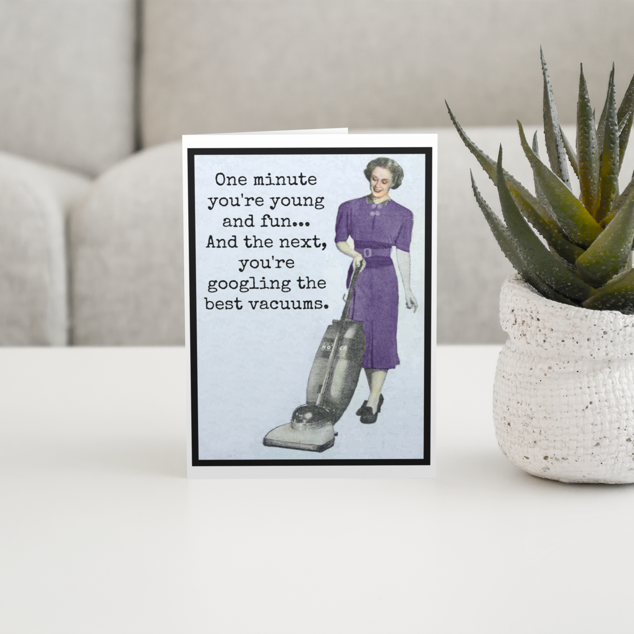 Raven's Rest Studio - Venta al por mayor Tarjetas de cumpleaños - Tarjeta Divertida. Un Minuto Eres Joven y Divertido... Buscando en Google2