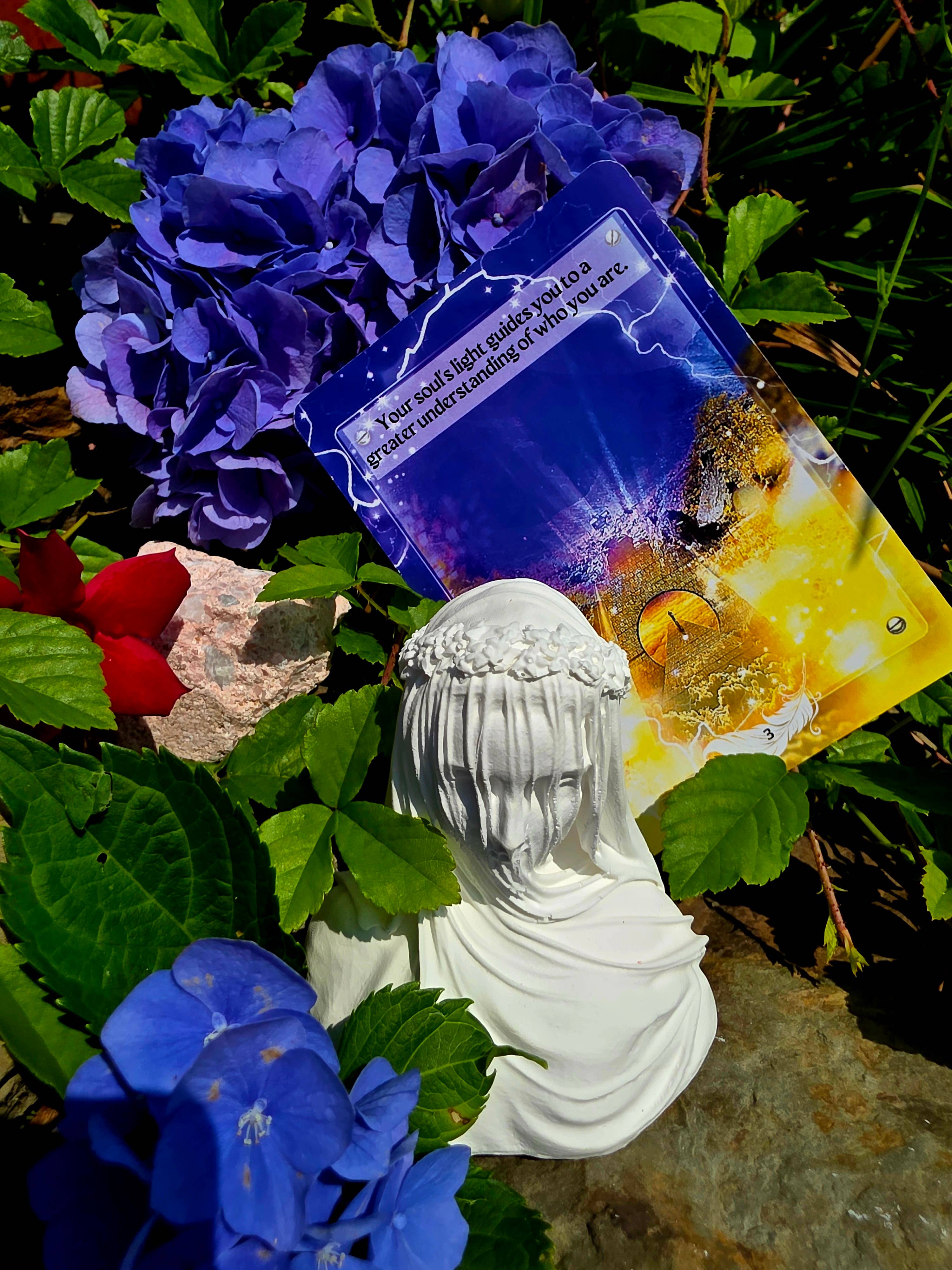 Divine Angelic Guidance - Michelle Irene - Vendita all'ingrosso Scultura - 🕊️ Madonna Velata1