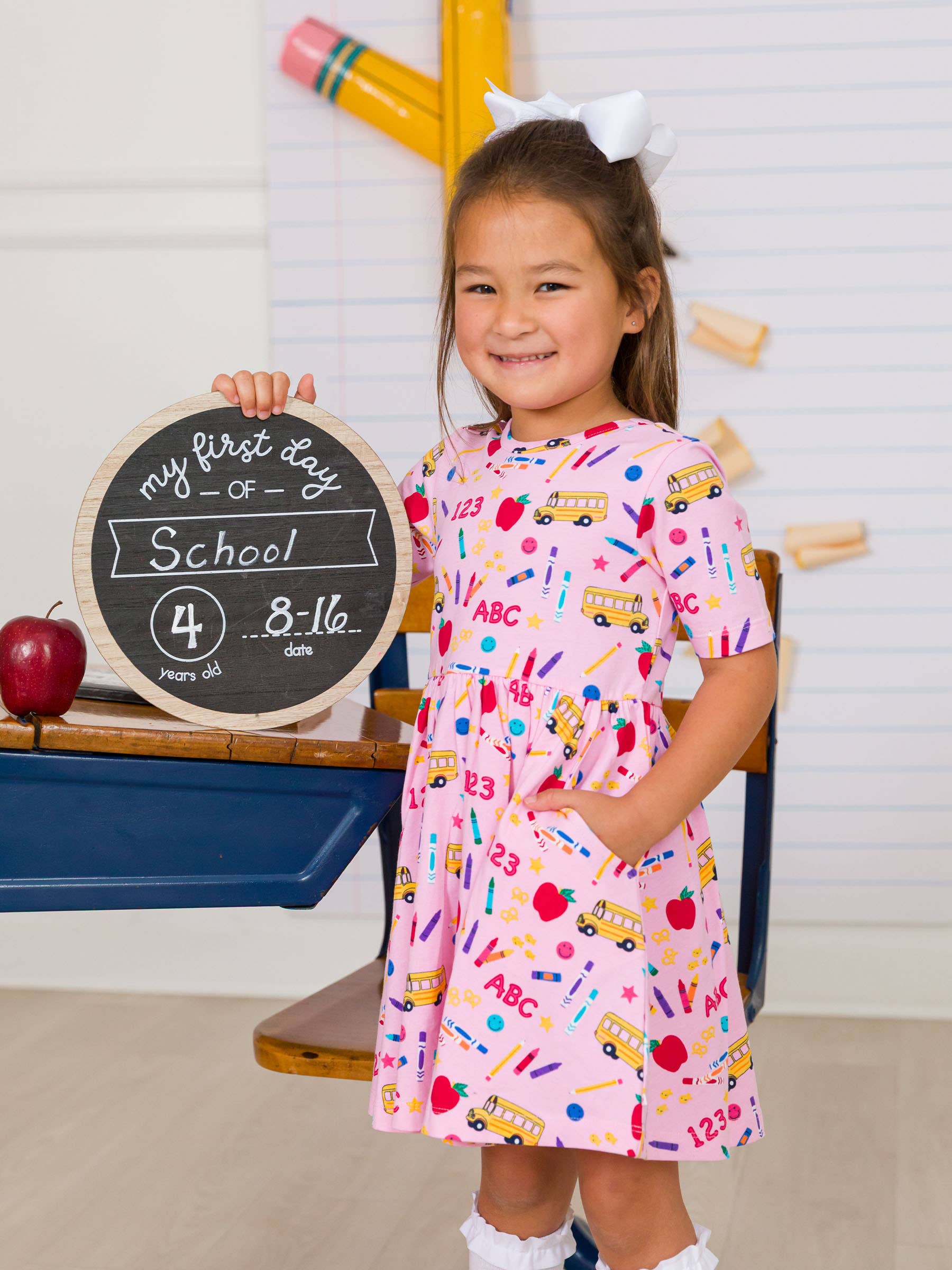 Lyserød Pigers lyserøde skolehus kortærmet strikket snurrekjole for engroshandel på Faire6