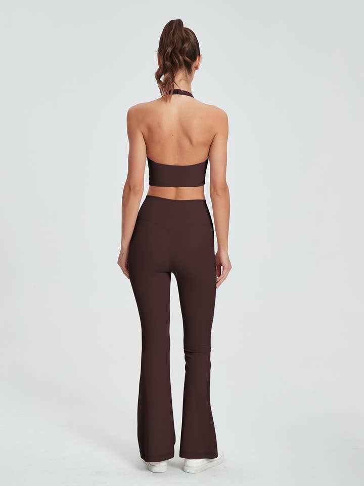 91thelabel - Venta al por mayor Conjunto de ropa deportiva - Mujer - Conjunto deportivo Daphne Lycra® con top halter y pantalones acampanados11