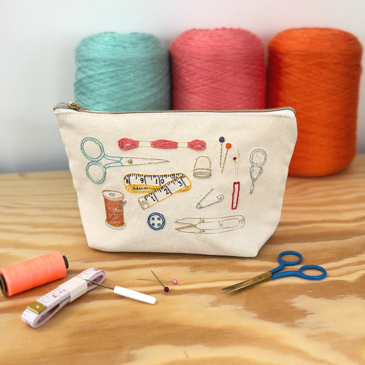 Chasing Threads – wholesale Embroidery/cross-stitch supplies – Stitch Your Craft Tools Zip Pouch - Embroidery Kit wash bag4