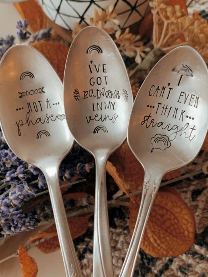 Colheres estampadas de igualdade, ORGULHO, humor LGBTQ por atacado de The WildSmith