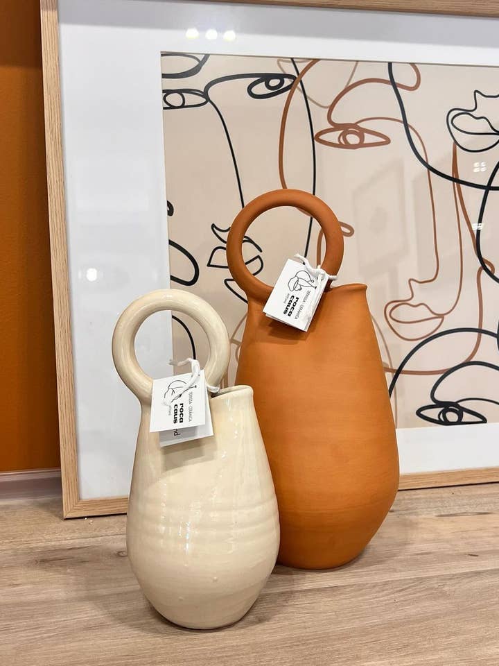 Traditional vases. for wholesale by Cerámica Roca Caus