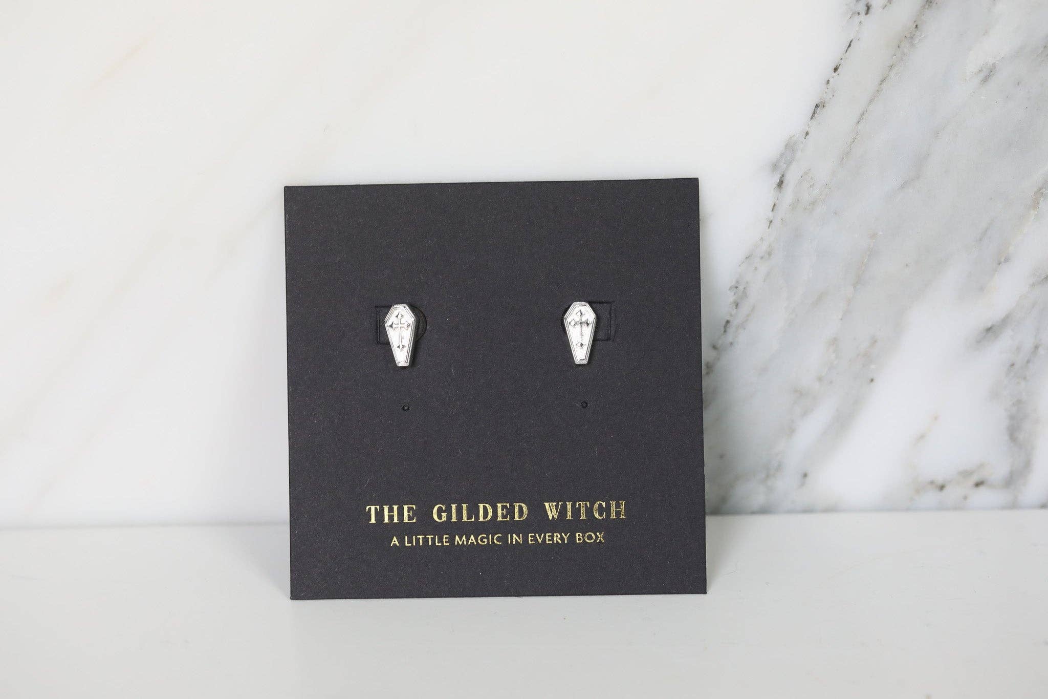 The Gilded Witch - Venta al por mayor Pendientes de botón/aretes de poste - Tachuelas de ataúd - Oro y plata: Vampiro gótico de Halloween2