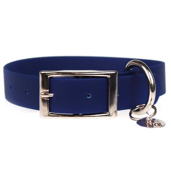 Collier imperméable pour chien bleu marine pour la vente par LUCK OF TUCK
