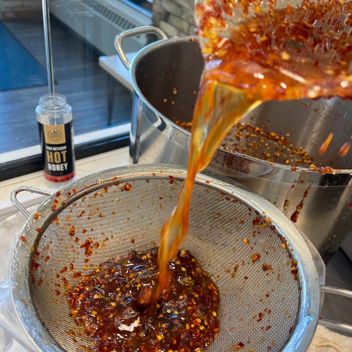 Shine On Honey Co. - Wholesale Honey - You Betcha! Medium Hot Honey4