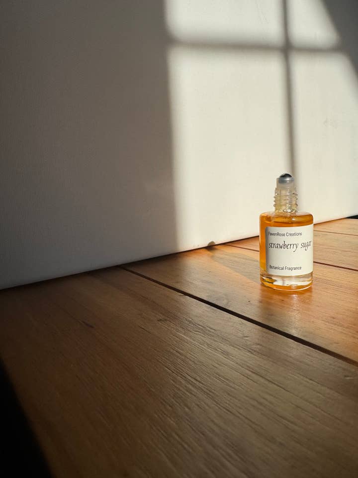 Strawberry Sugar - Natural Perfume Oil - 10 ml glass roller for wholesale by FavenRose Creations