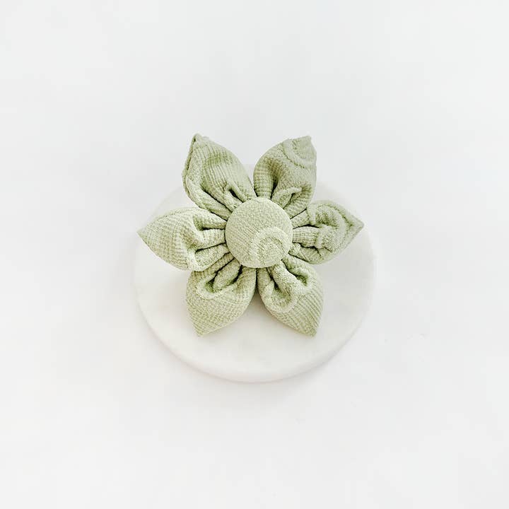 LUXE Sage Heart Collar Flower for wholesale by Cocopup London