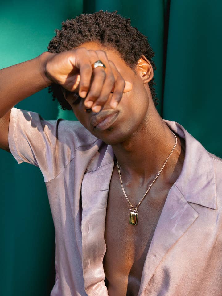 Colgante hombre yazid - Hecho a mano en Kenia para venta al por mayor de Umutoni