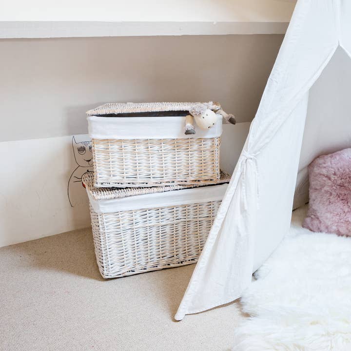 Arthur Cameron - Wholesale Basket - Natural Wicker Storage Basket Hamper with Lining & Lid3