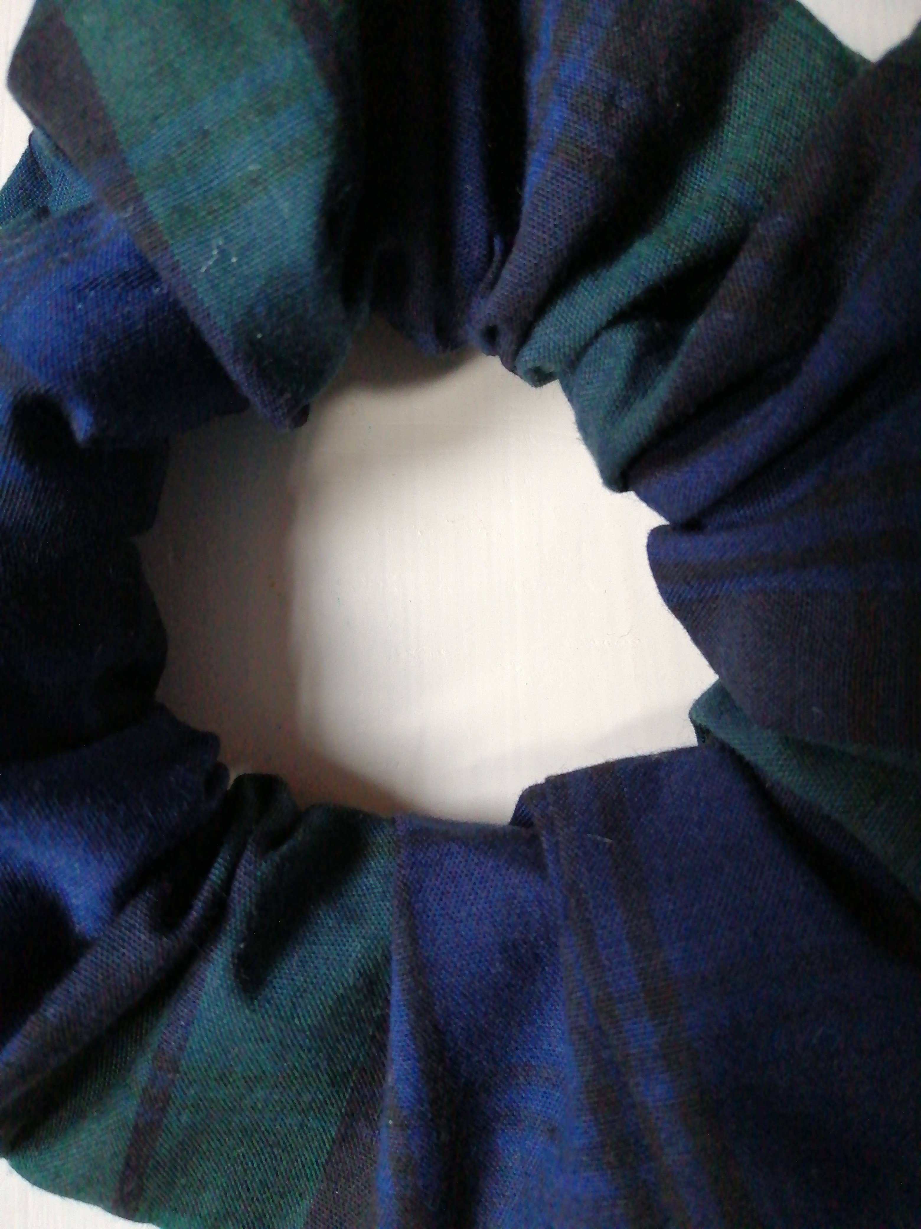 Hannah and me - Vente Chouchou – femme - Chouchou tartan, montre noire, tartan bleu et vert1