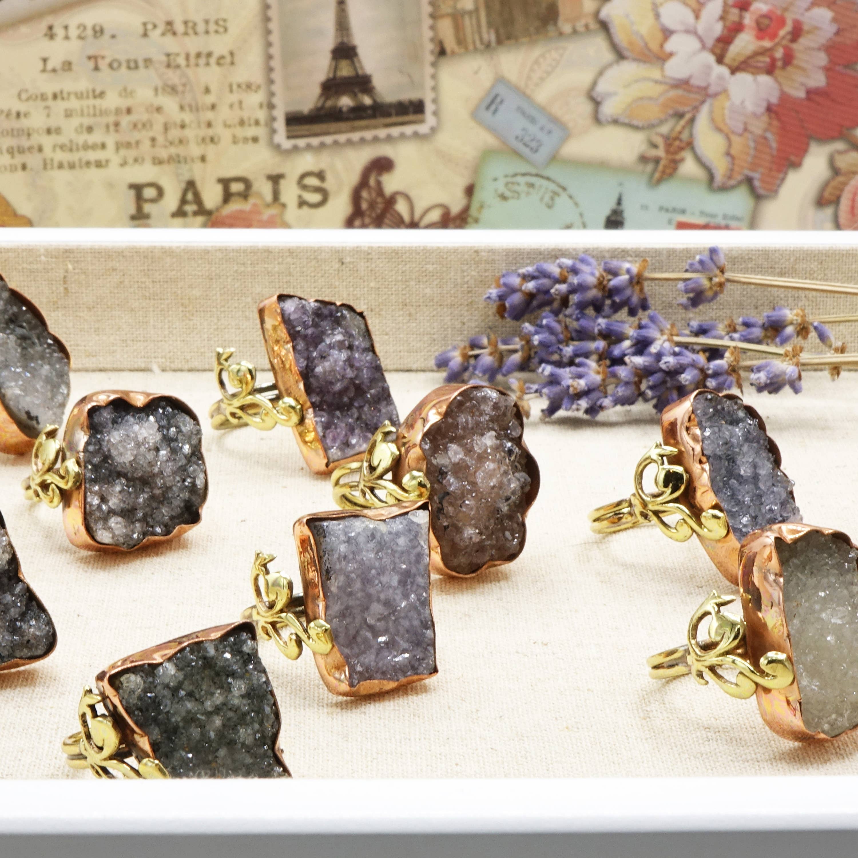 Verna Artisan Works - Vente Bague de cocktail/de cérémonie - Bagues en pierre de cristal d'améthyste brute6