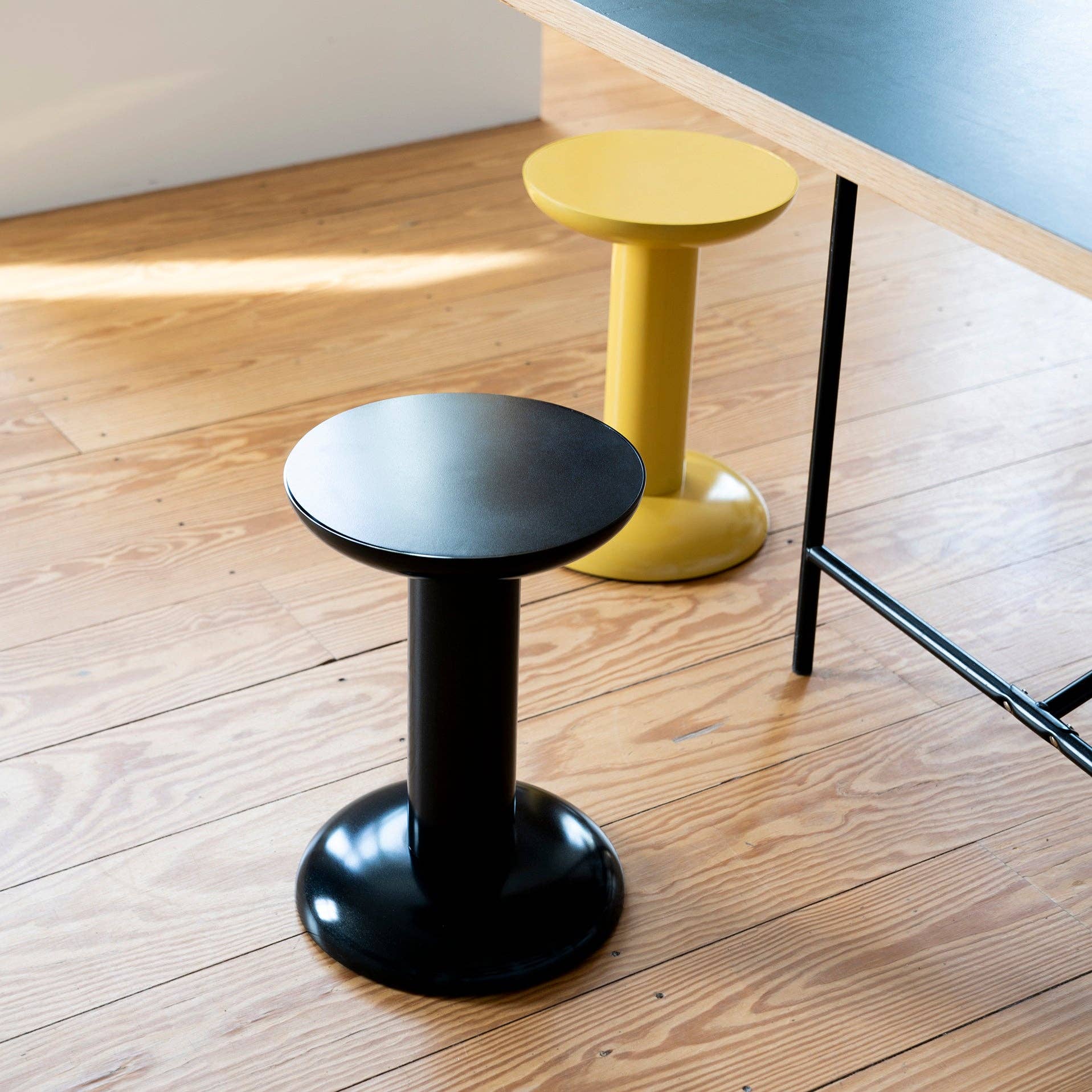 raawii - Wholesale Side Table - George Sowden - Thing - table - Yellow3