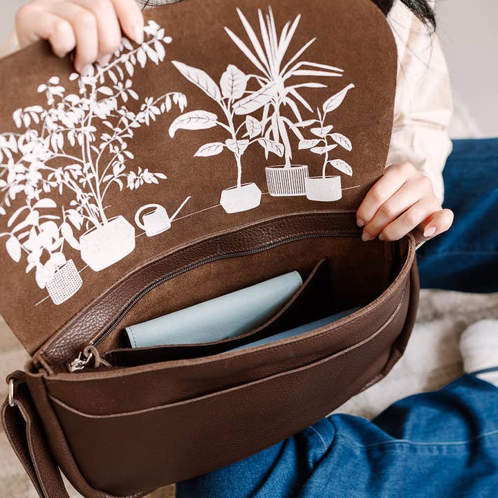 Keecie – wholesale Axelväska - Dam – Väska Plant Sitter i mörkbrunt med använd look5