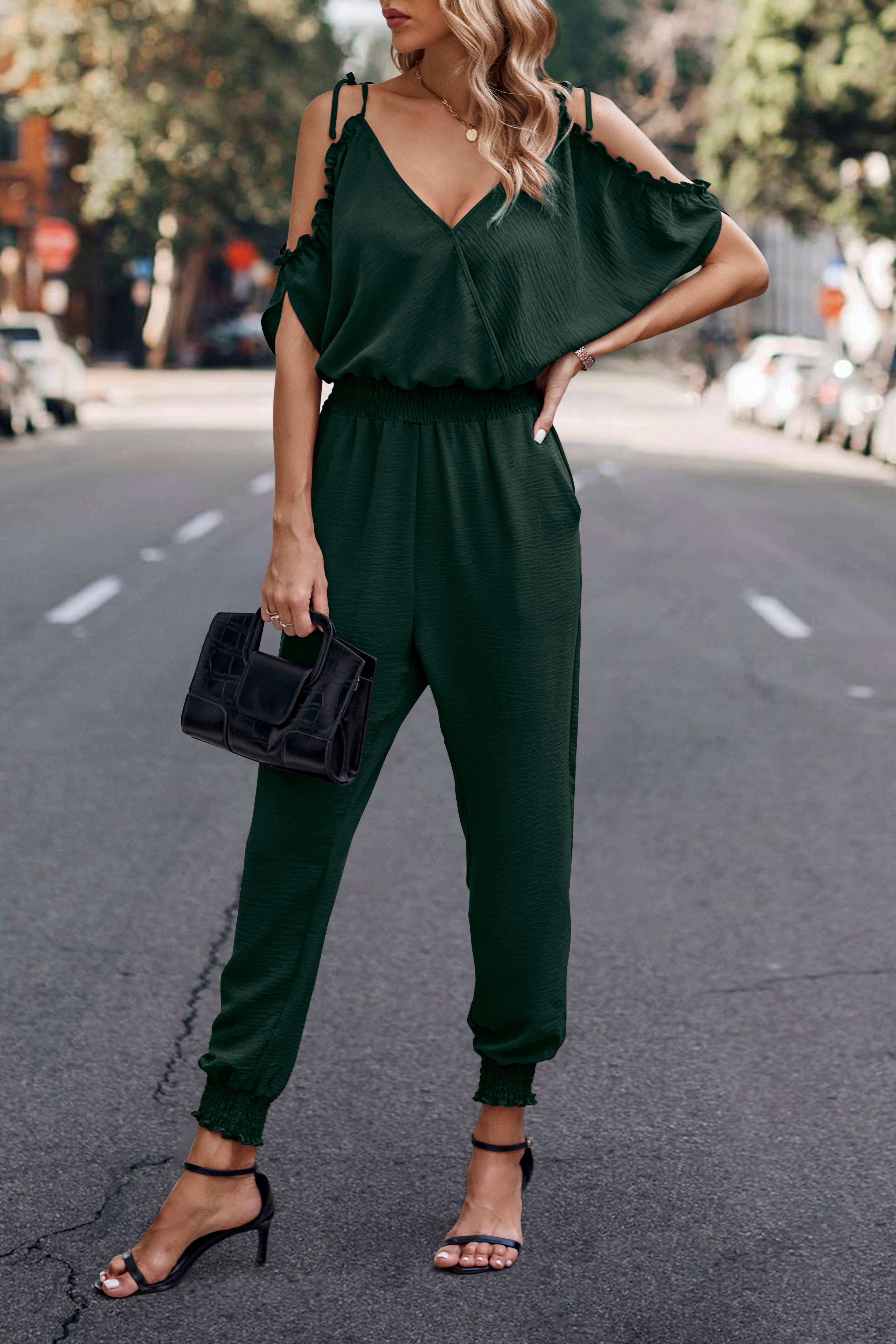 eLook – Großhandel Jumpsuit – Damen – SZ1-J9004 Schulterfreier Wickeloverall mit gesmokter Schulterpartie50