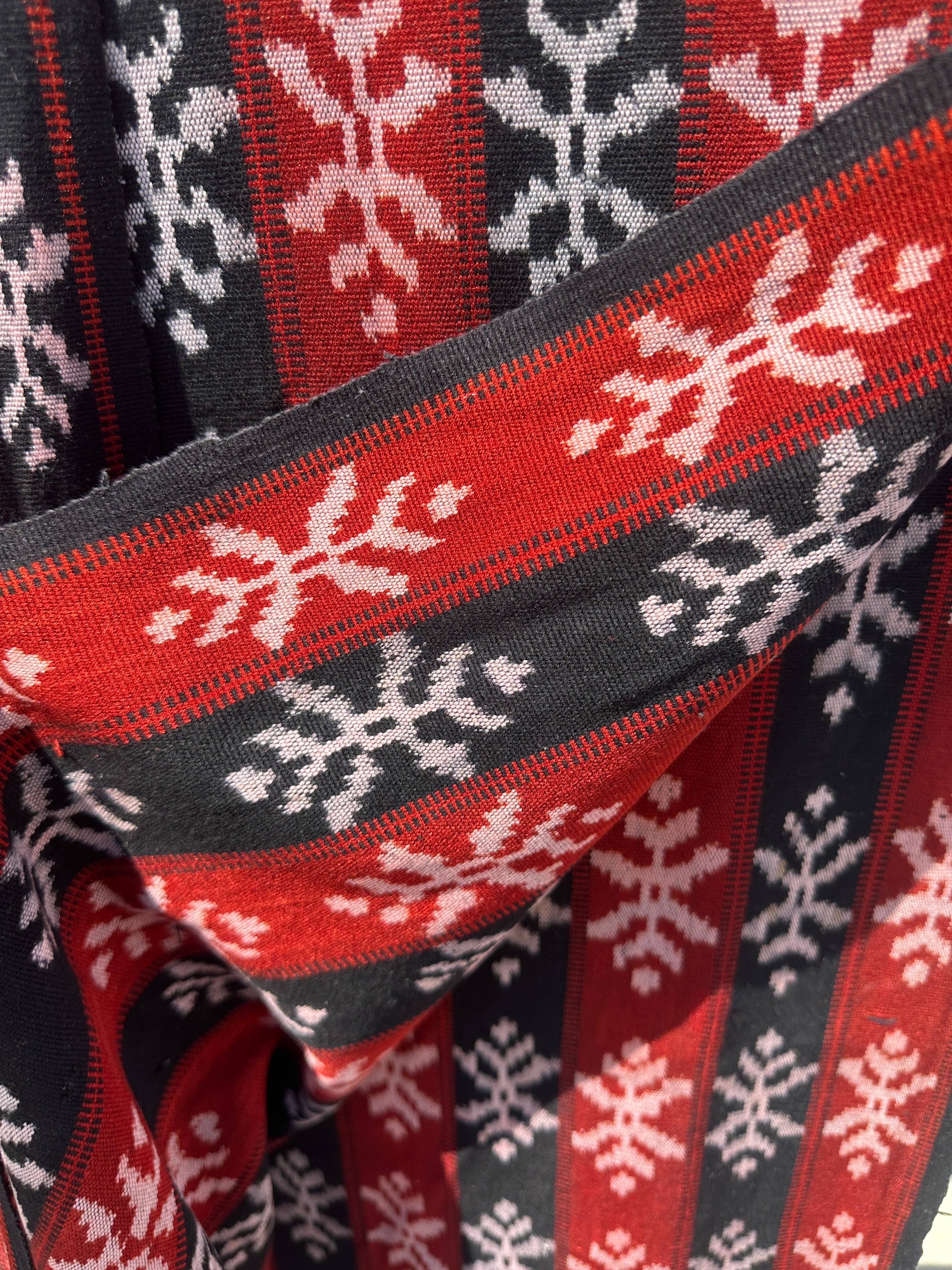 Office Objets - Wholesale Coverlet - Ikat, traditional Indonesian fabric from the island of Savu (Timor) red and black 2m25x7557