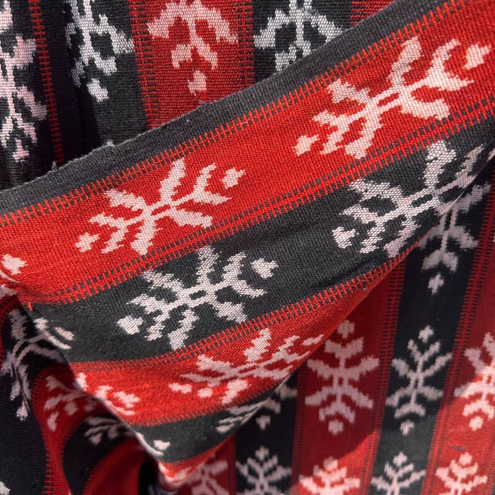 Office Objets - Wholesale Coverlet - Ikat, traditional Indonesian fabric from the island of Savu (Timor) red and black 2m25x7557