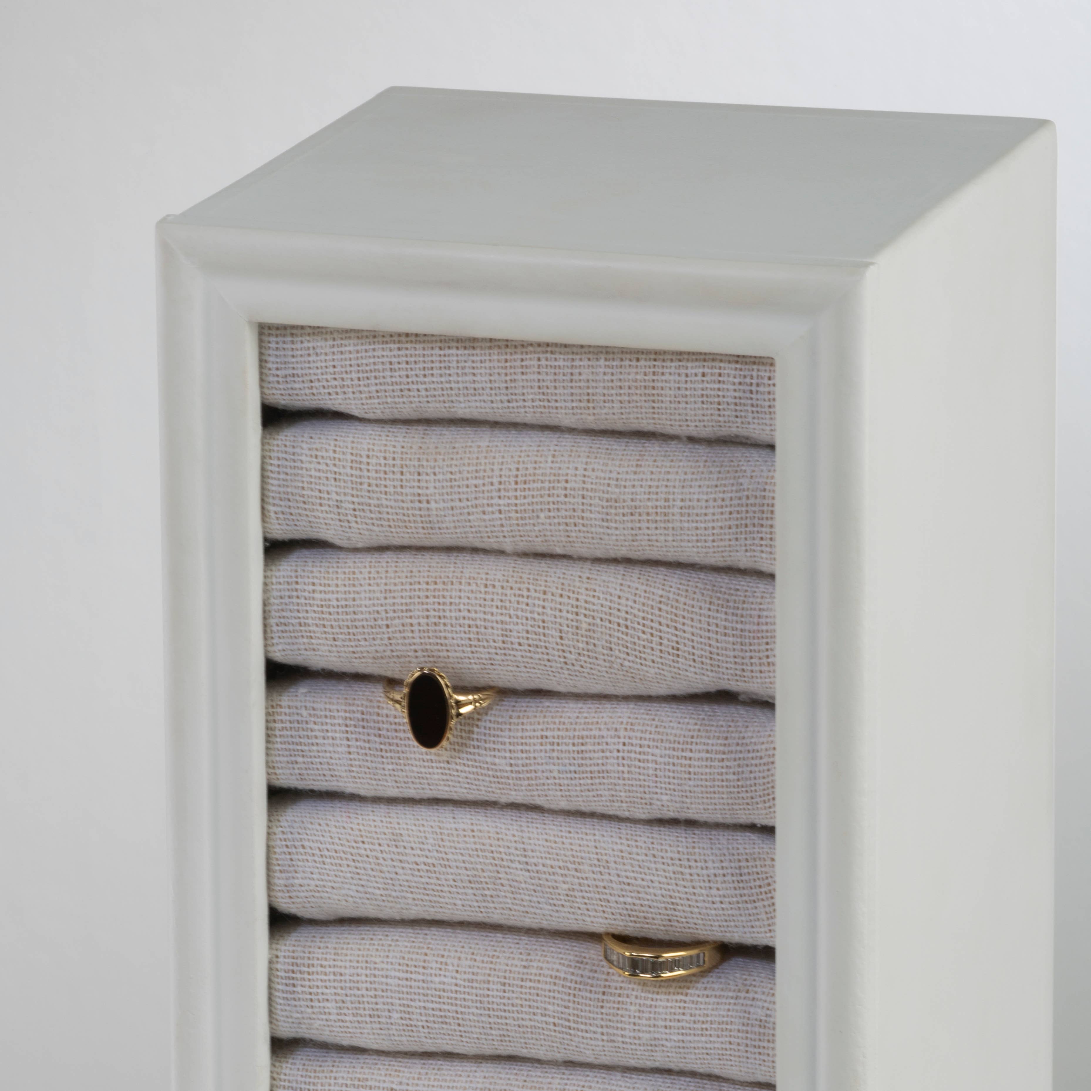 Tripar International - Vendita all'ingrosso Espositori e vetrine per gioielli - Espositore girevole per bracciali e anelli con 40 inserti2